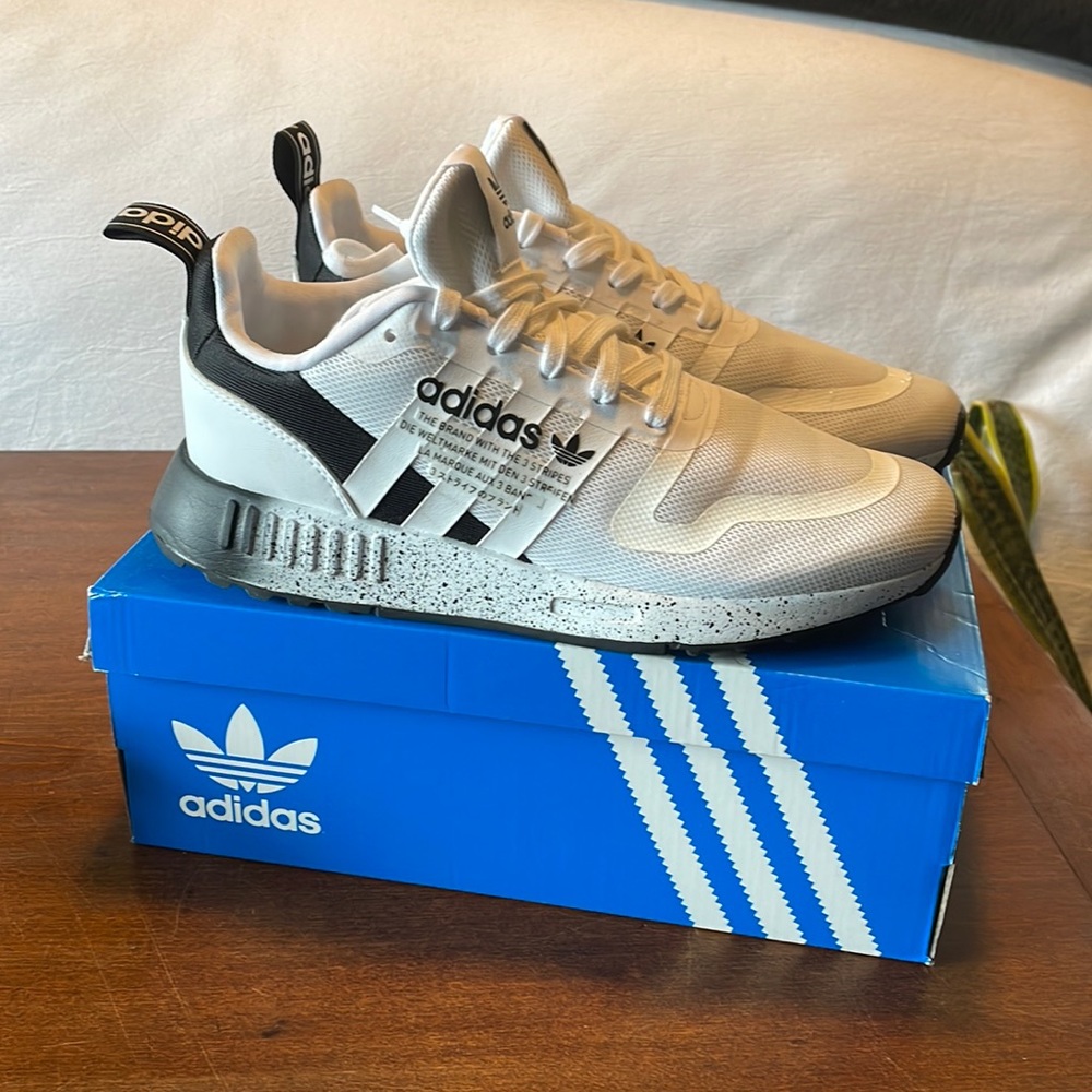 Adidas sneakers worn once